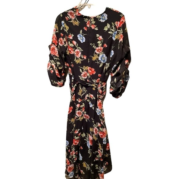 Emma & Michelle Hi-Low Dress Women's SZ 8 Black Floral Long Sleeve Surplice Neck - Picture 2 of 7